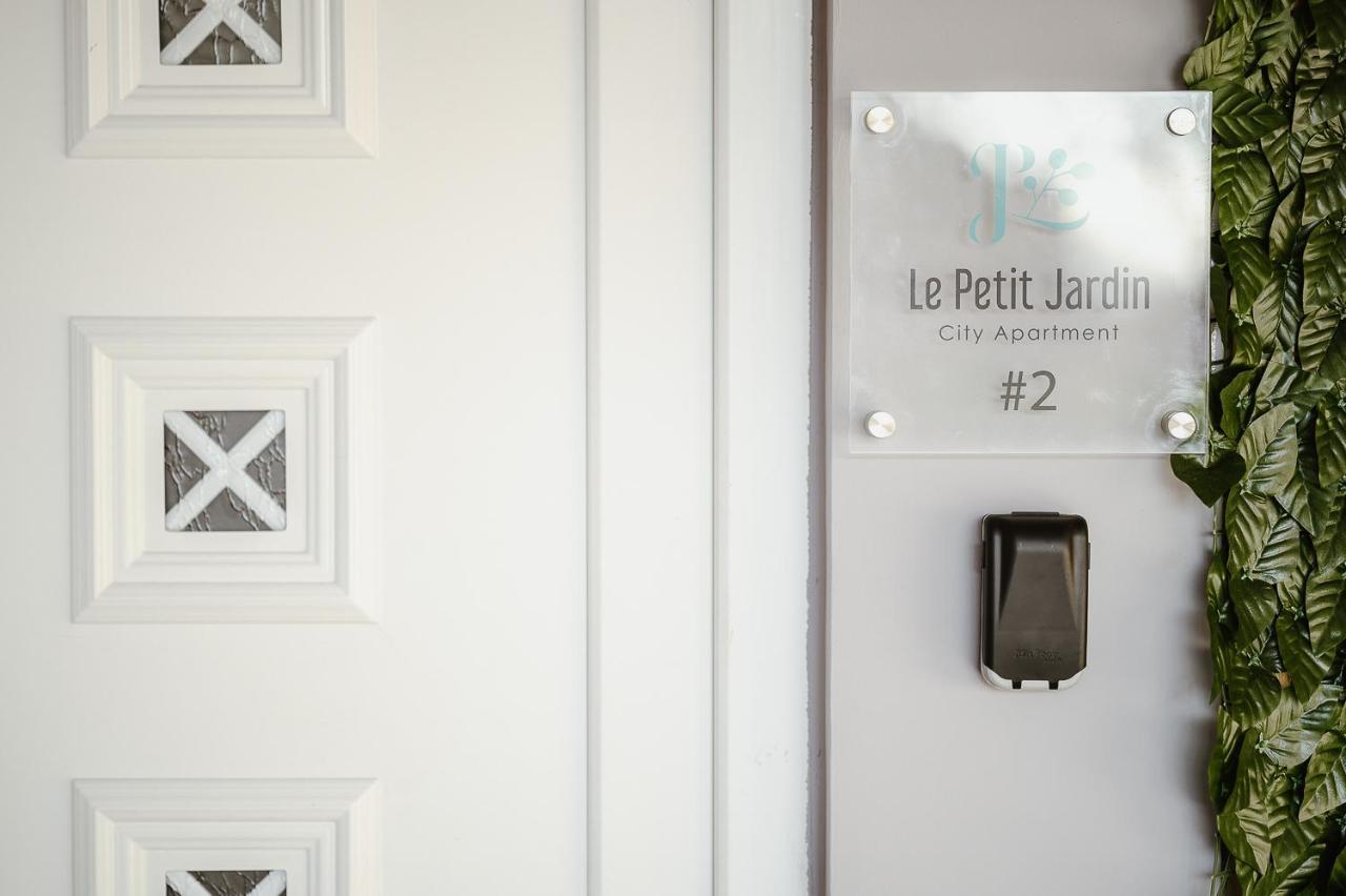 Апартаменты Le Petit Jardin #2 Волос Экстерьер фото
